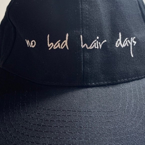 BUMBLE & BUMBLE | ‘No Bad Hair Days’ Limited Edition‎ Dad Hat - Picture 7 of 9